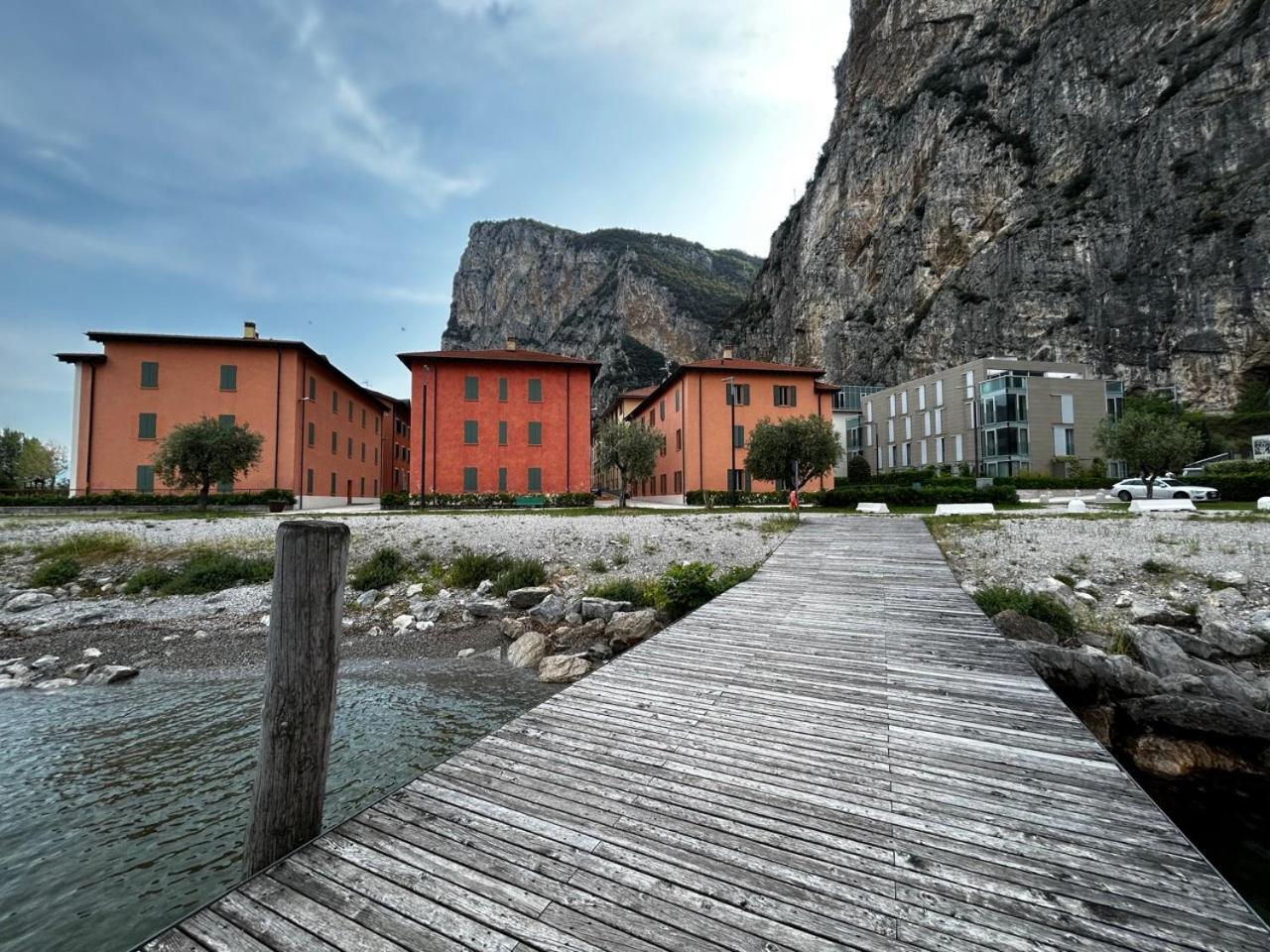 Dv Garda Suite Campione del Garda Kültér fotó